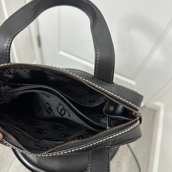 Authentic CHANEL
Black Leather Wild Stitch Boston Bag-preowned - Picture 3 of 11